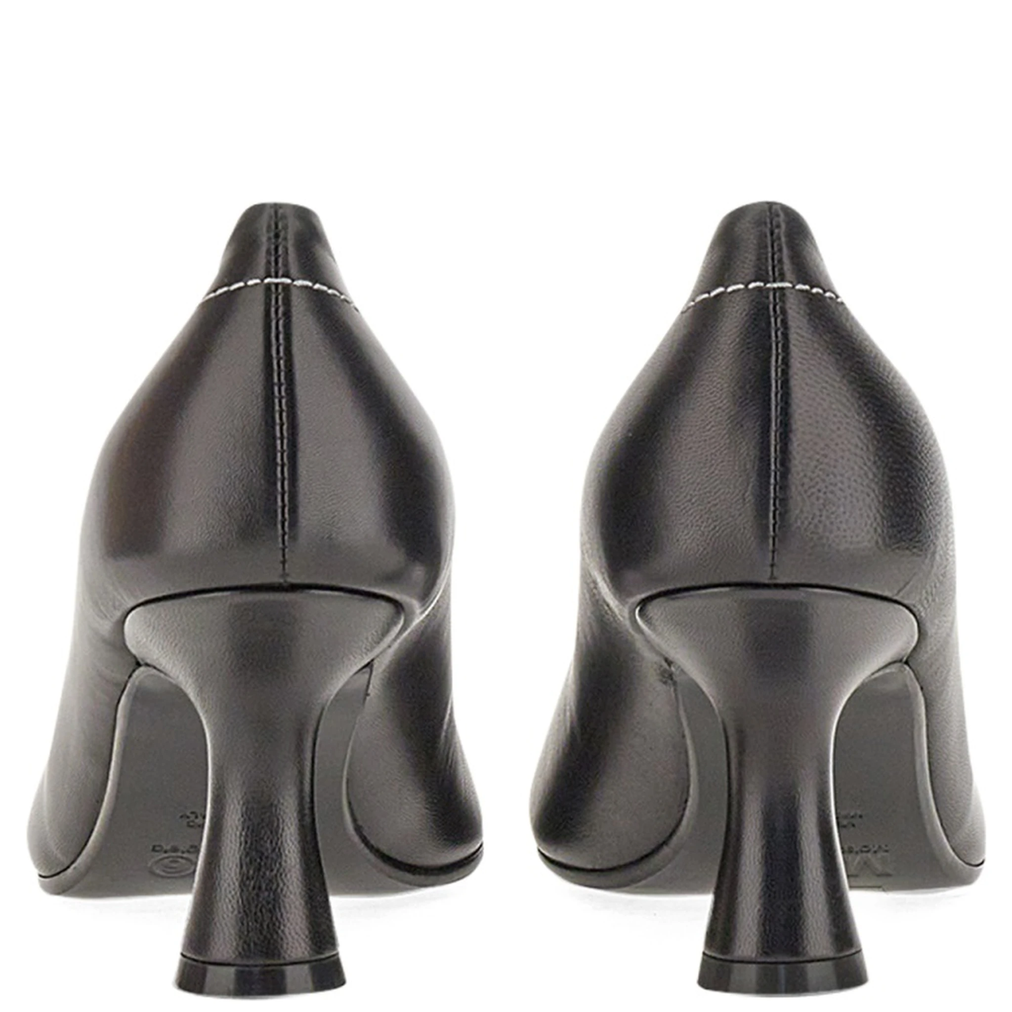 PUMP IN LEATHER