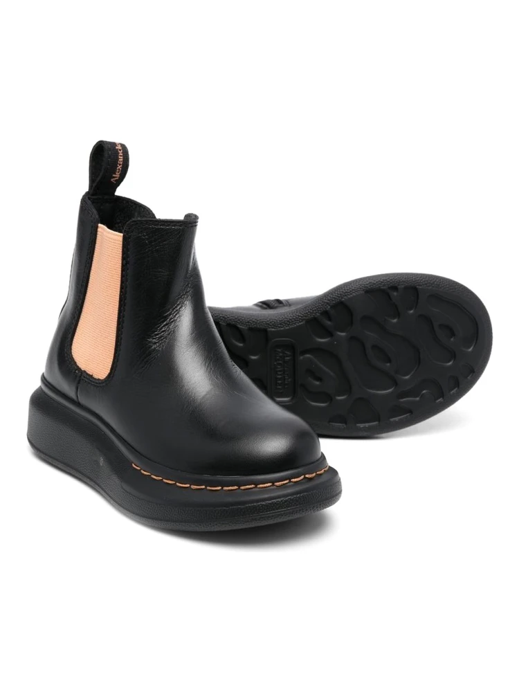 ANKLE BOOT WITH CONTRASTING ELASTIC ON THE SIDE alternative