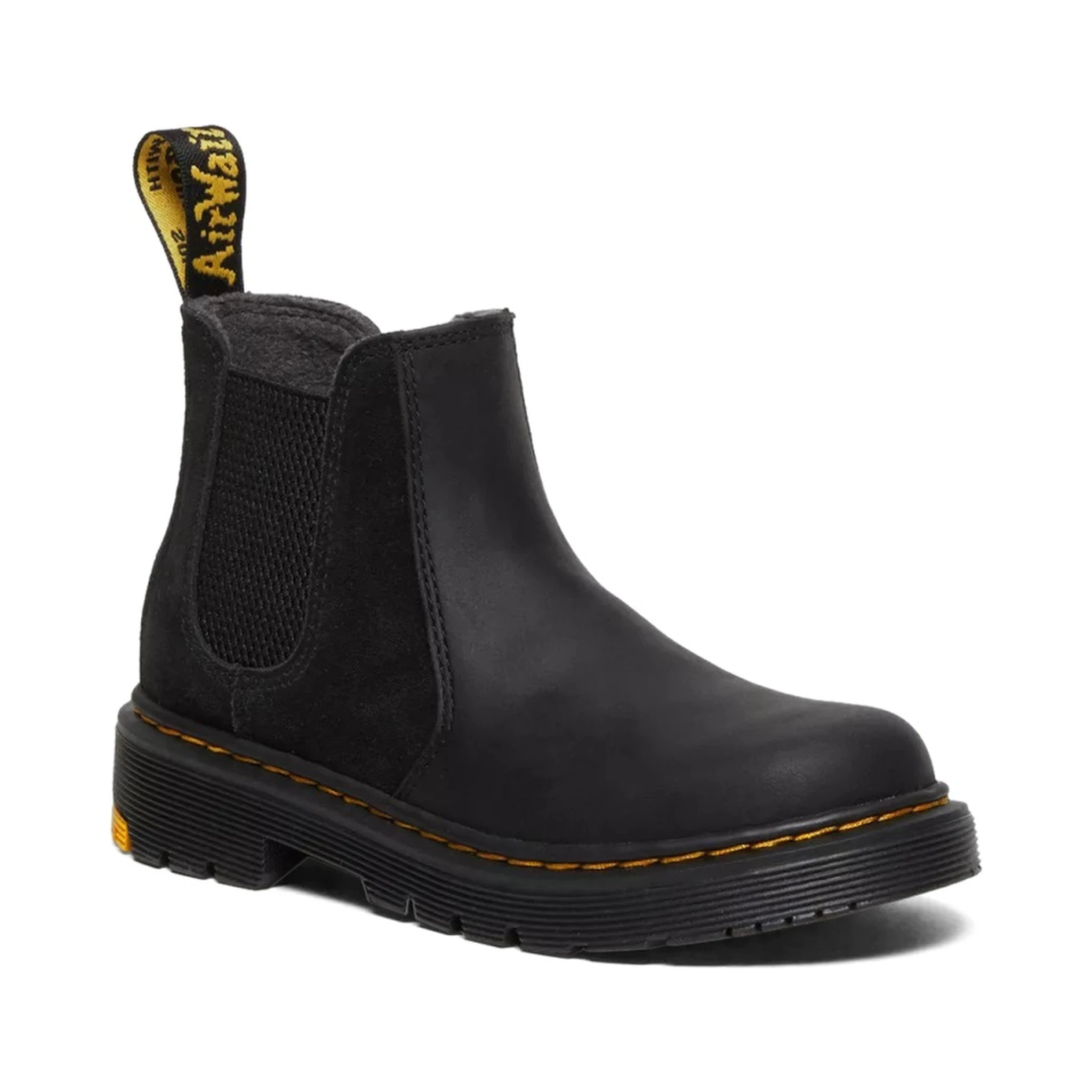 CHELSEA BOOTS.