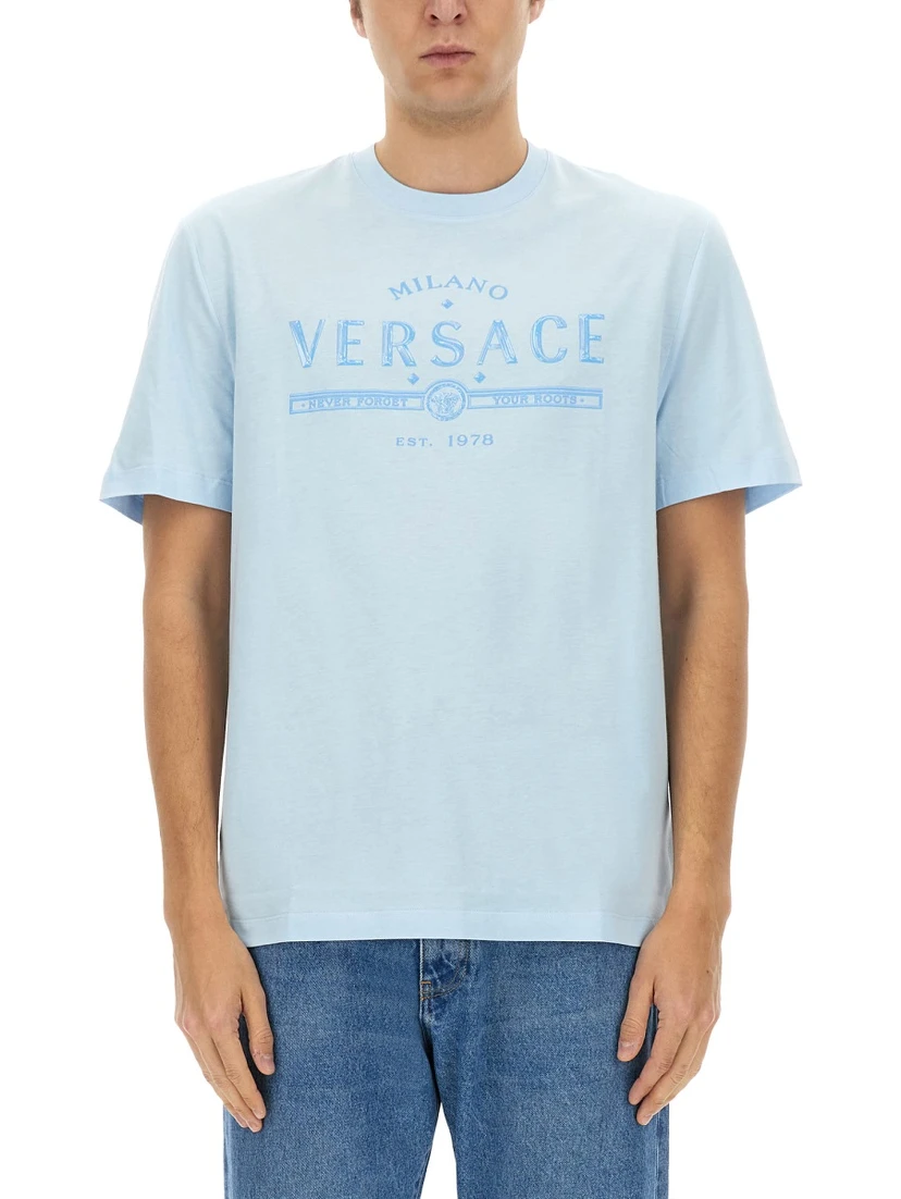 T-SHIRT WITH LOGO