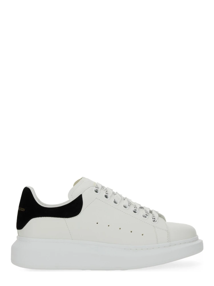 OVERSIZED SNEAKER