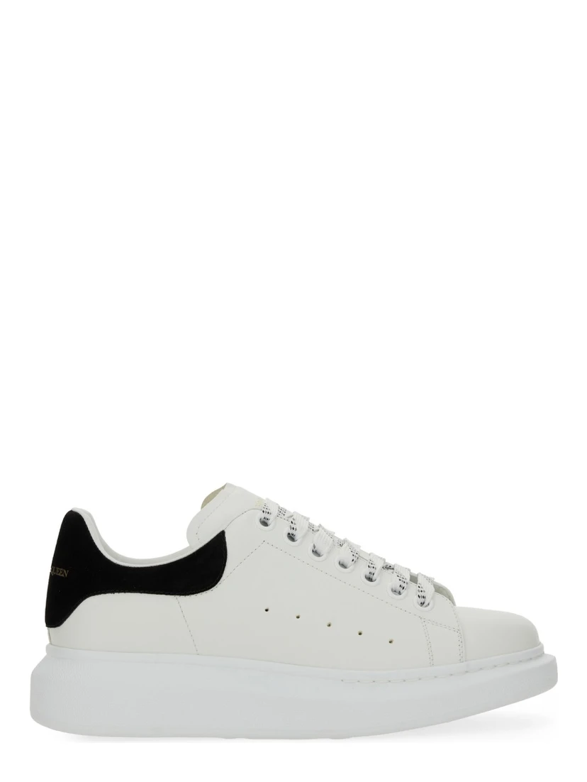 OVERSIZED SNEAKER