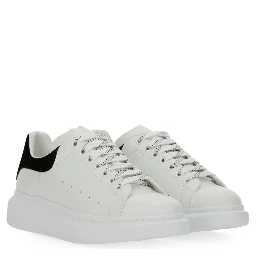 OVERSIZED SNEAKER