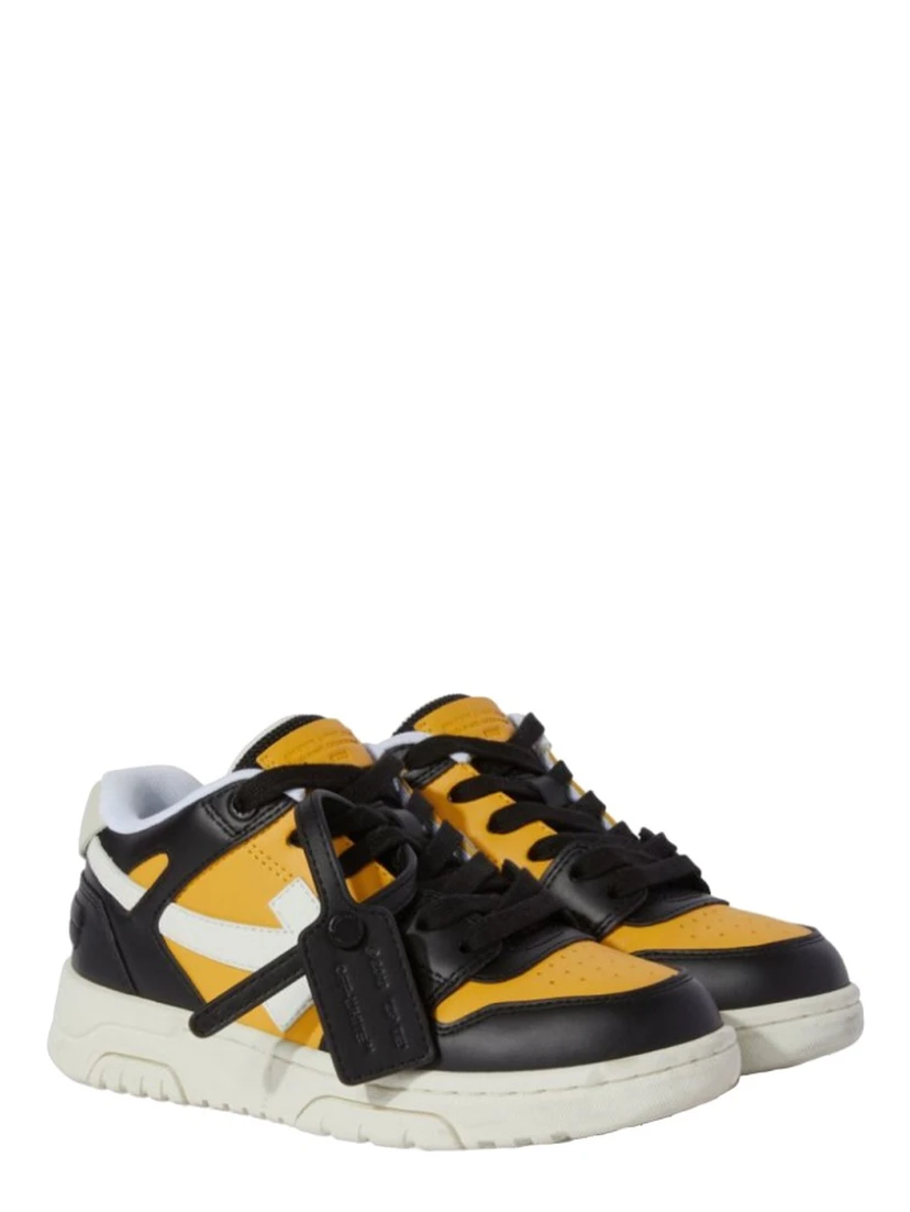 SNEAKER