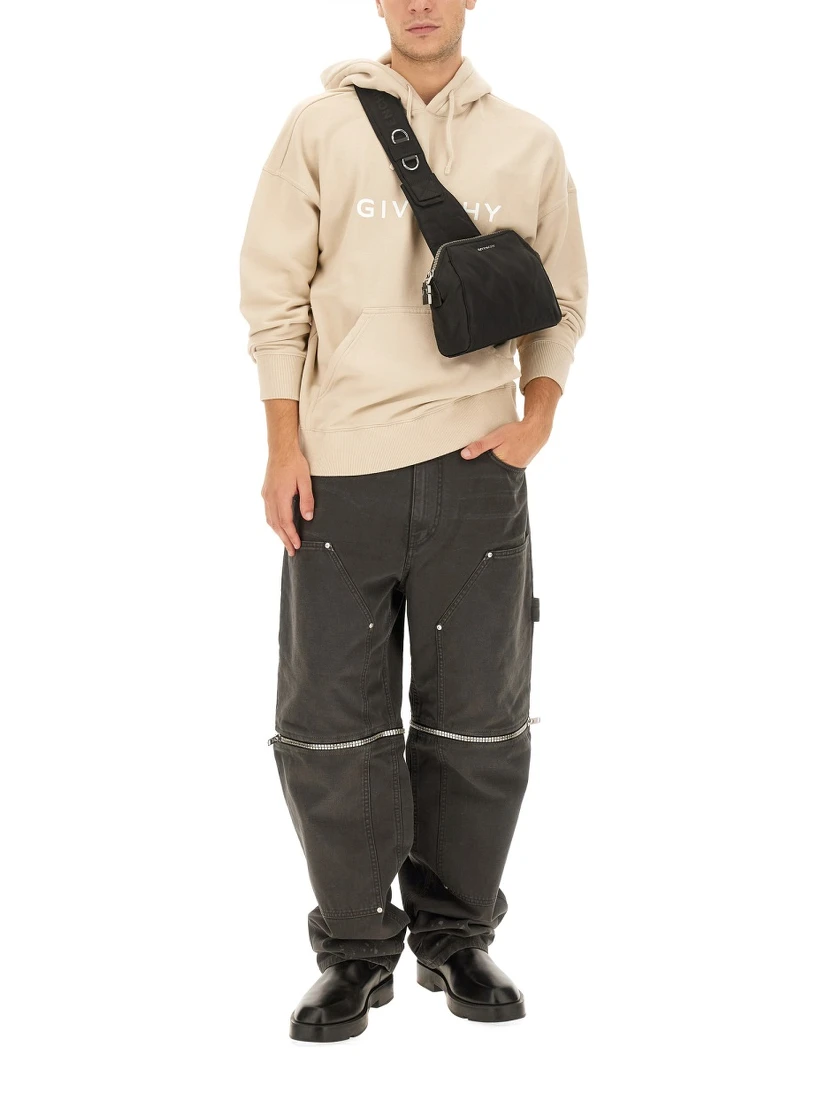 JEANS WITH ZIP