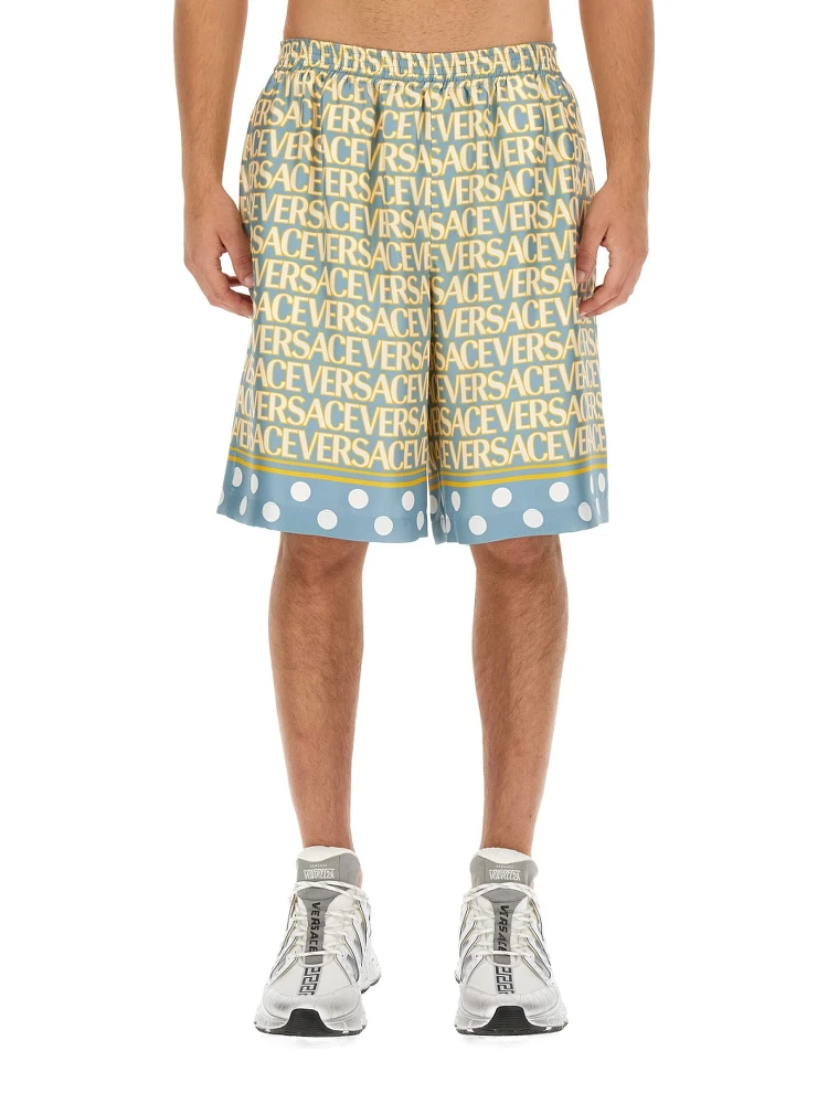SHORTS WITH LOGO