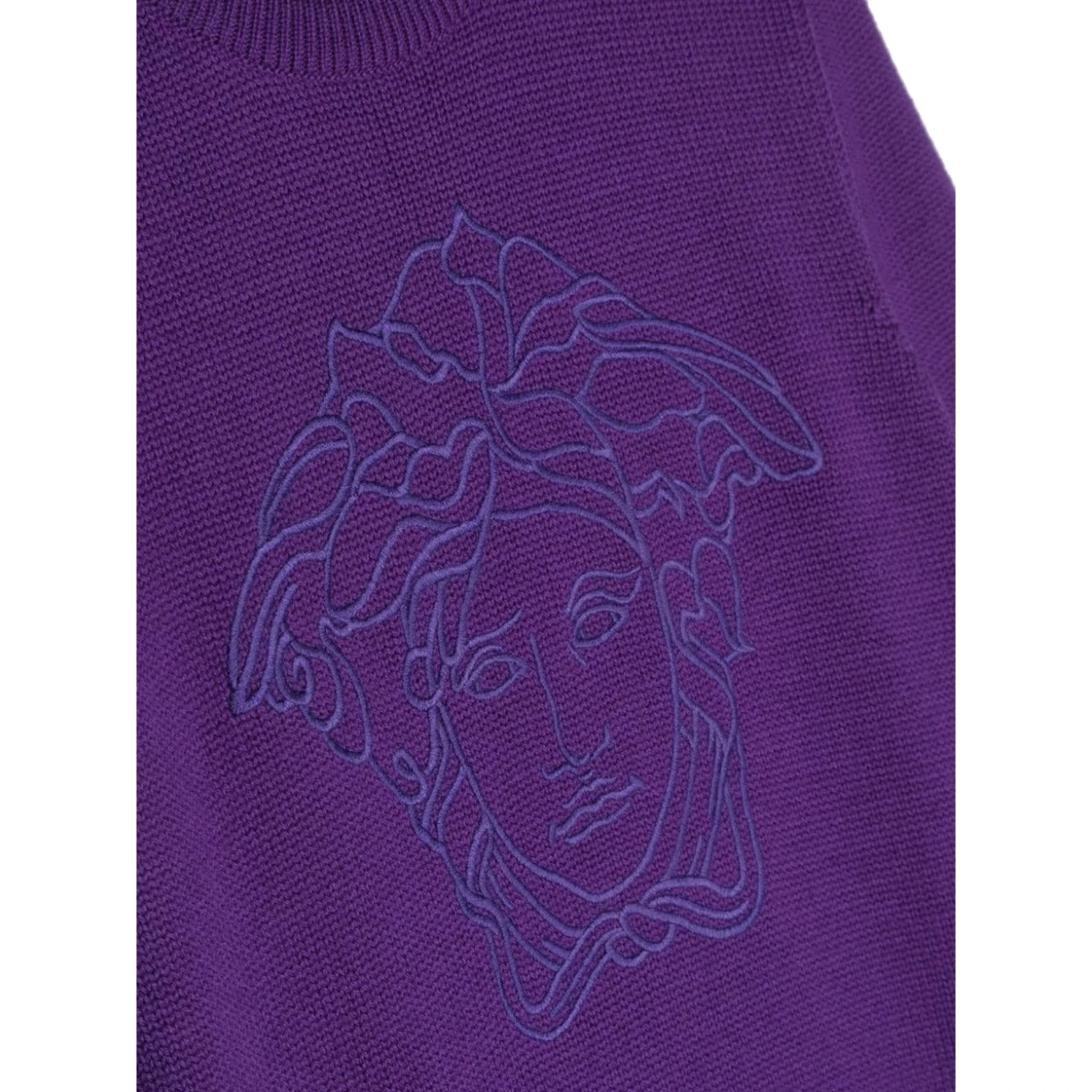 medusa choker pullover