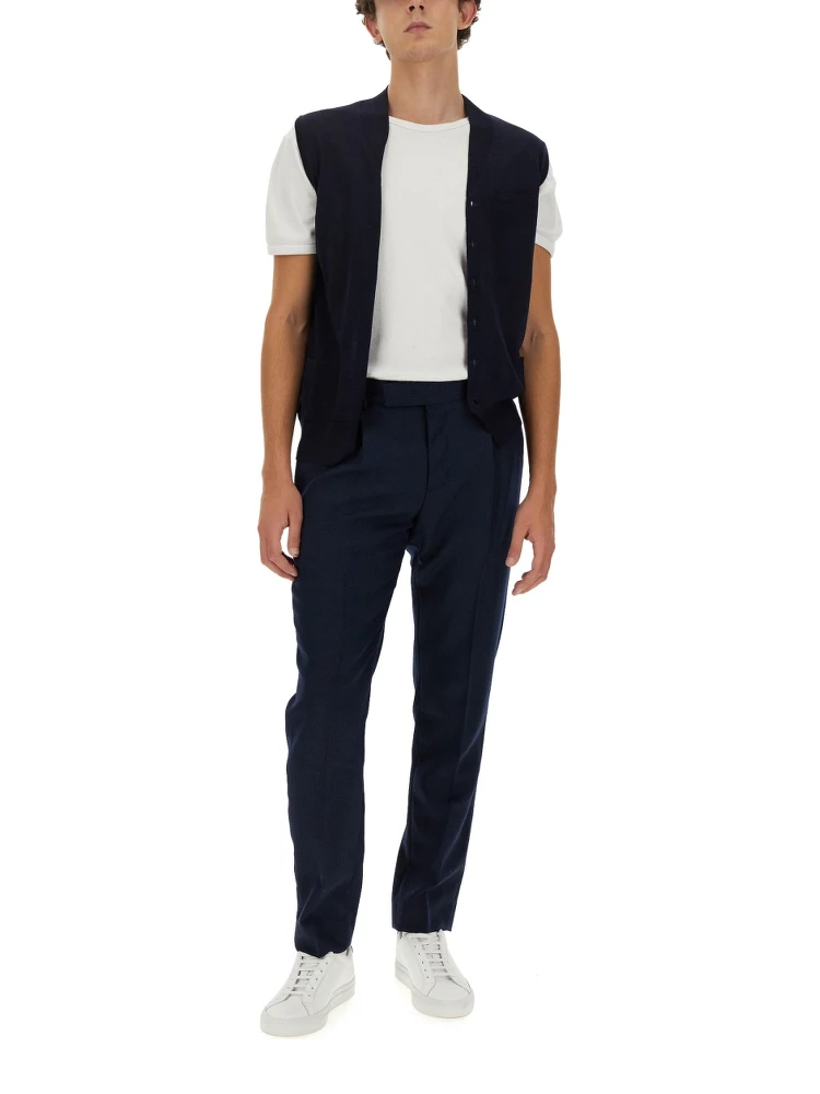V-NECK VEST alternative