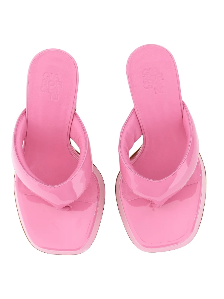 PATENT SANDAL. alternative