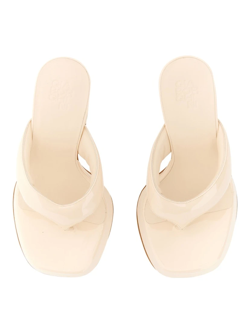 PATENT SANDAL.