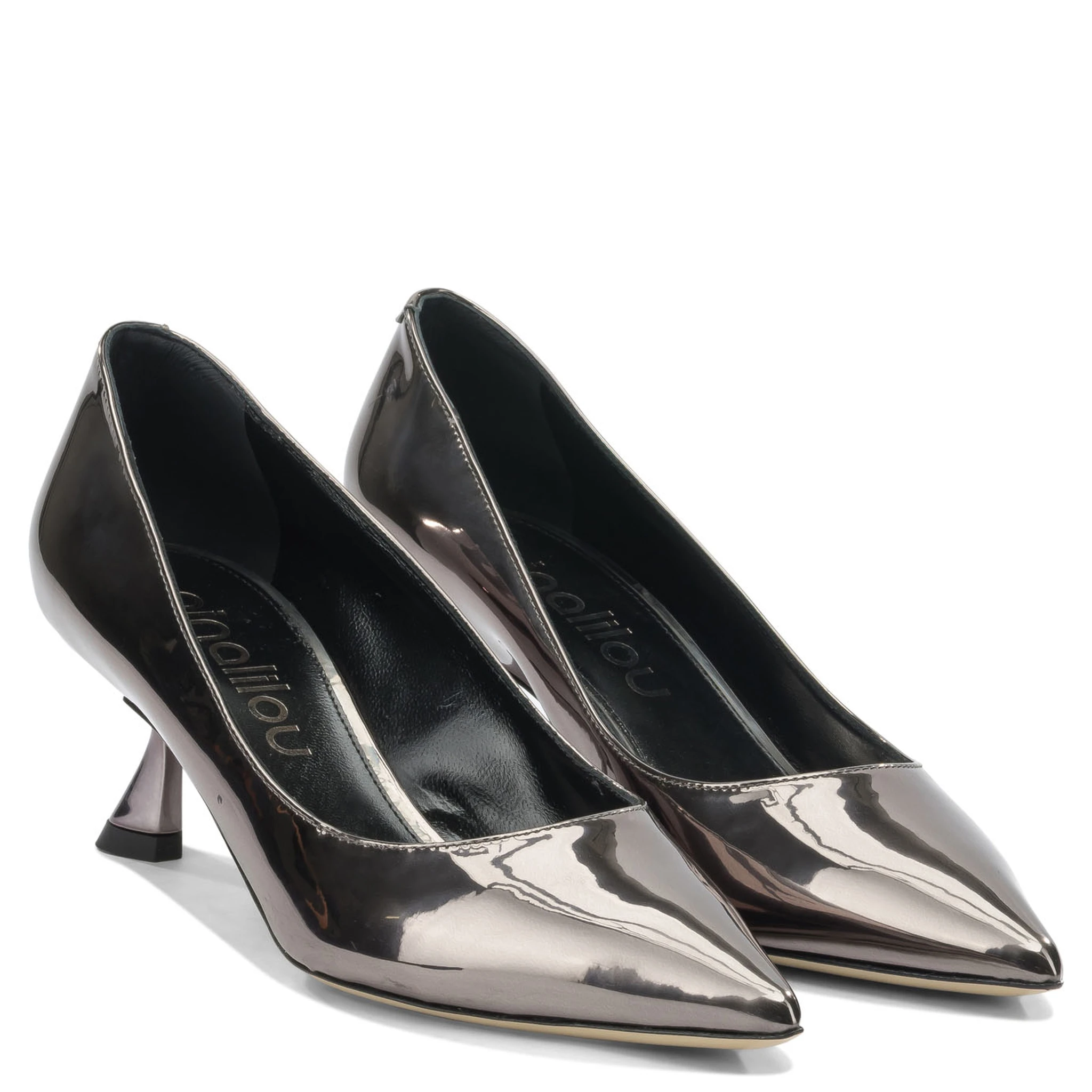 Heeled shoes