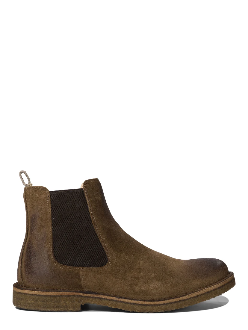 Chelsea ankle boots in leather