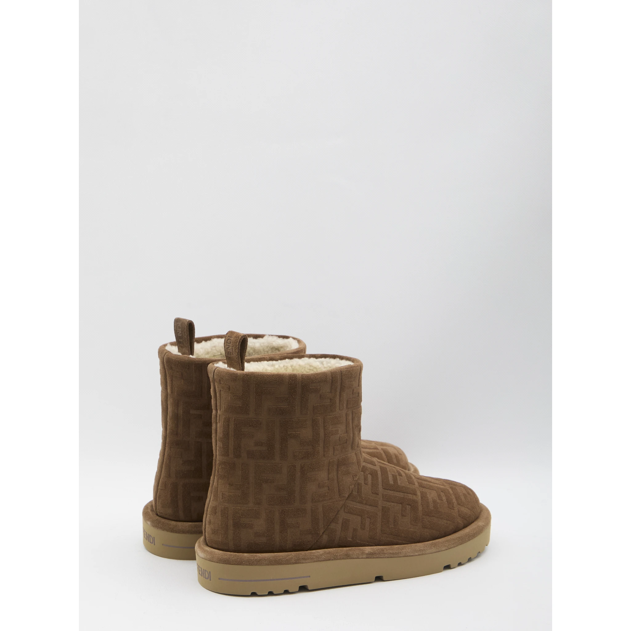 FF boots in suede