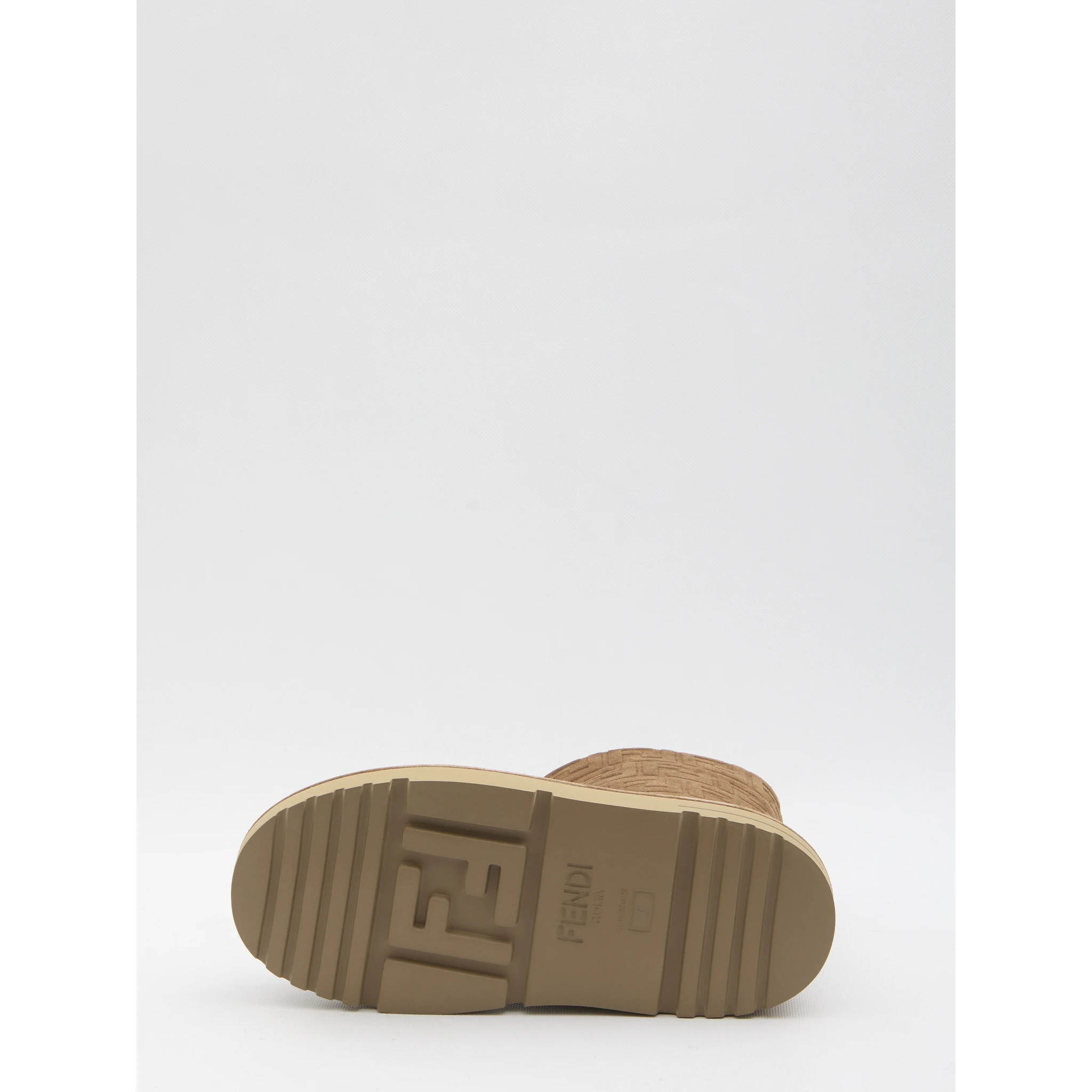 FF boots in suede