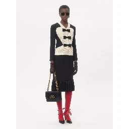 تنورة فالنتينو