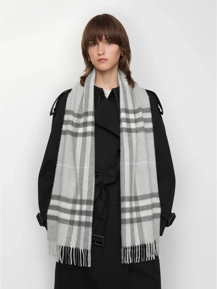 BURBERRY scarf
