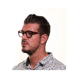 نظارات بلاستيكية بنية اللون (إطارات)