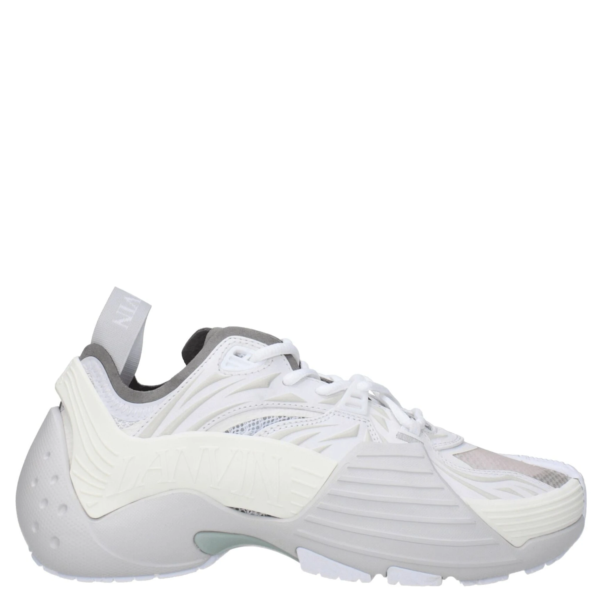 حذاء رياضي أبيض من الجلد
