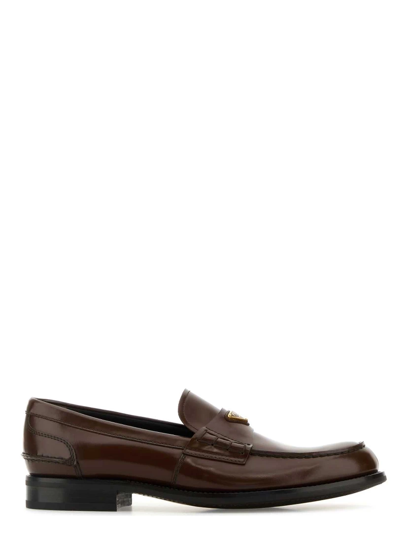 رَسمِيّ