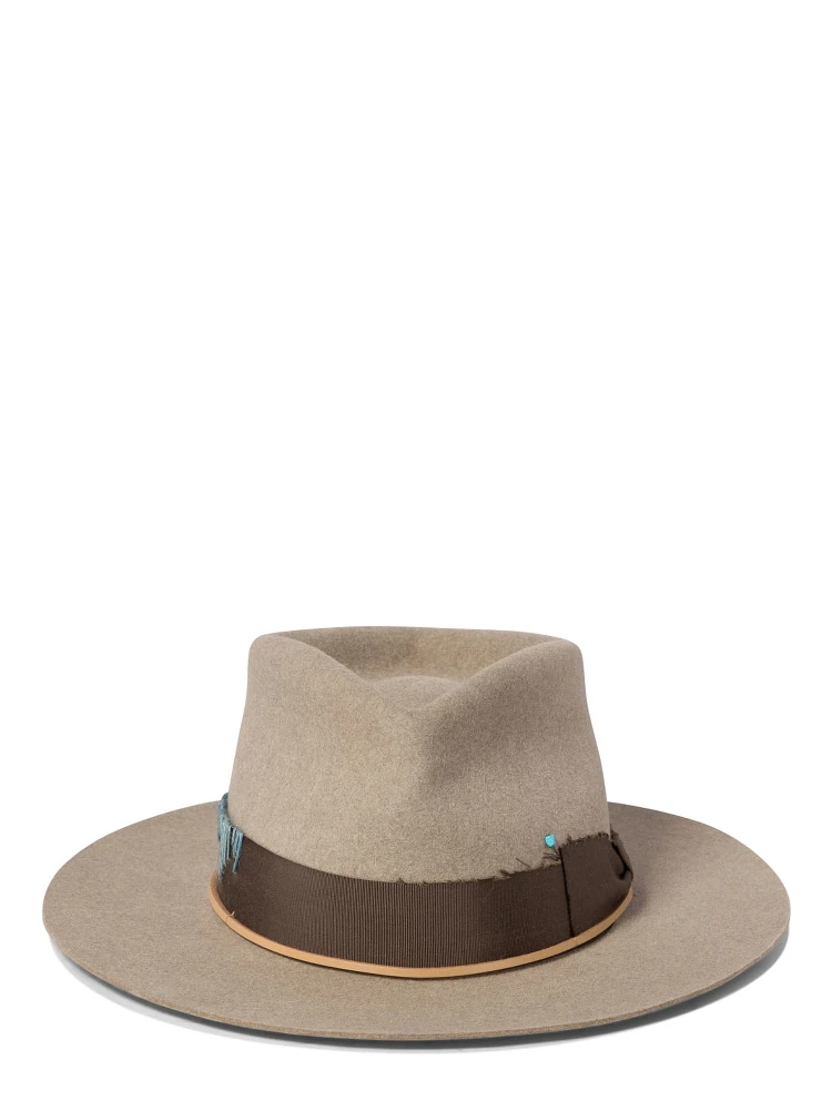 "Destino" hat