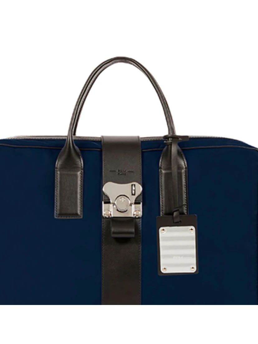 حقيبة كمبيوتر شخصية على شكل فراشة