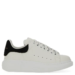 OVERSIZED SNEAKER