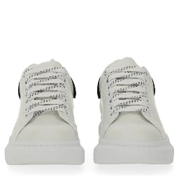 OVERSIZED SNEAKER