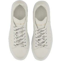 OVERSIZED SNEAKER
