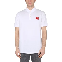 POLO CON PATCH LOGO