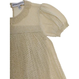 طفلة صغيرة