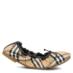Burberry Flat shoes