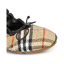 Burberry Flat shoes