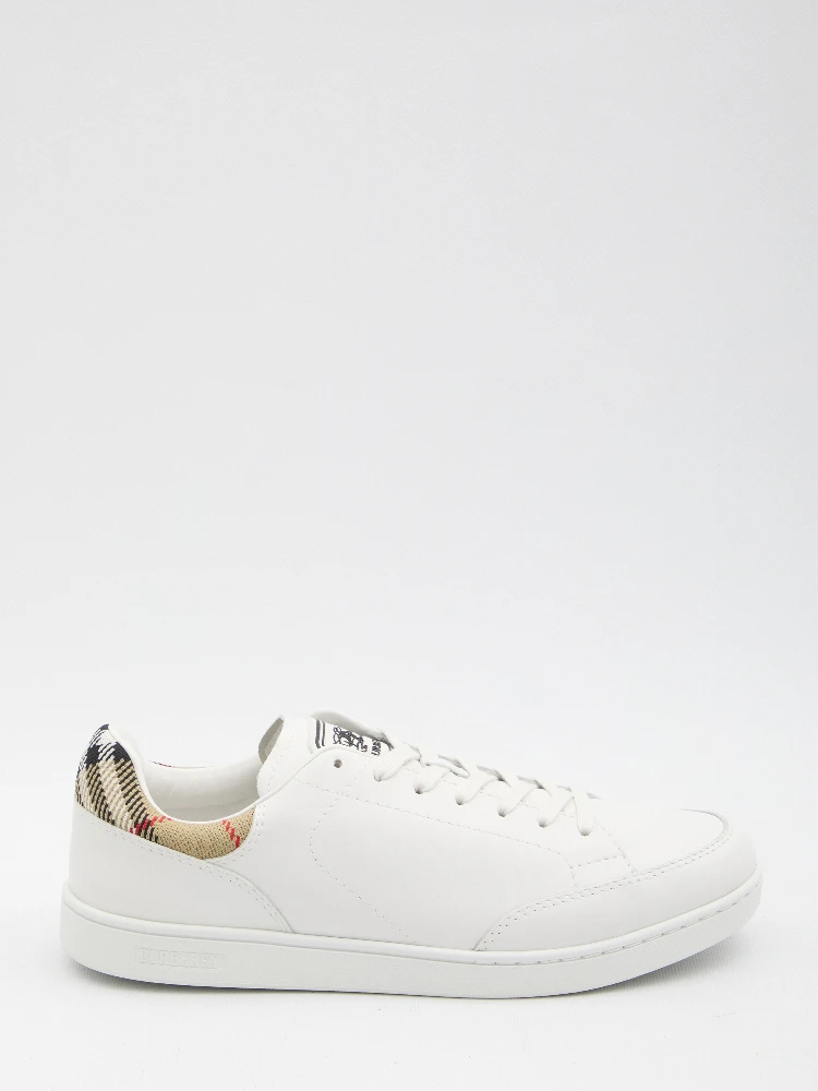 Set sneakers