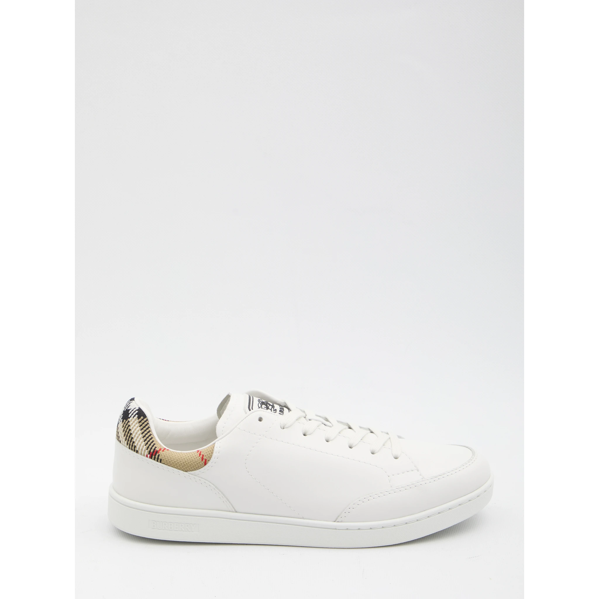 Set sneakers