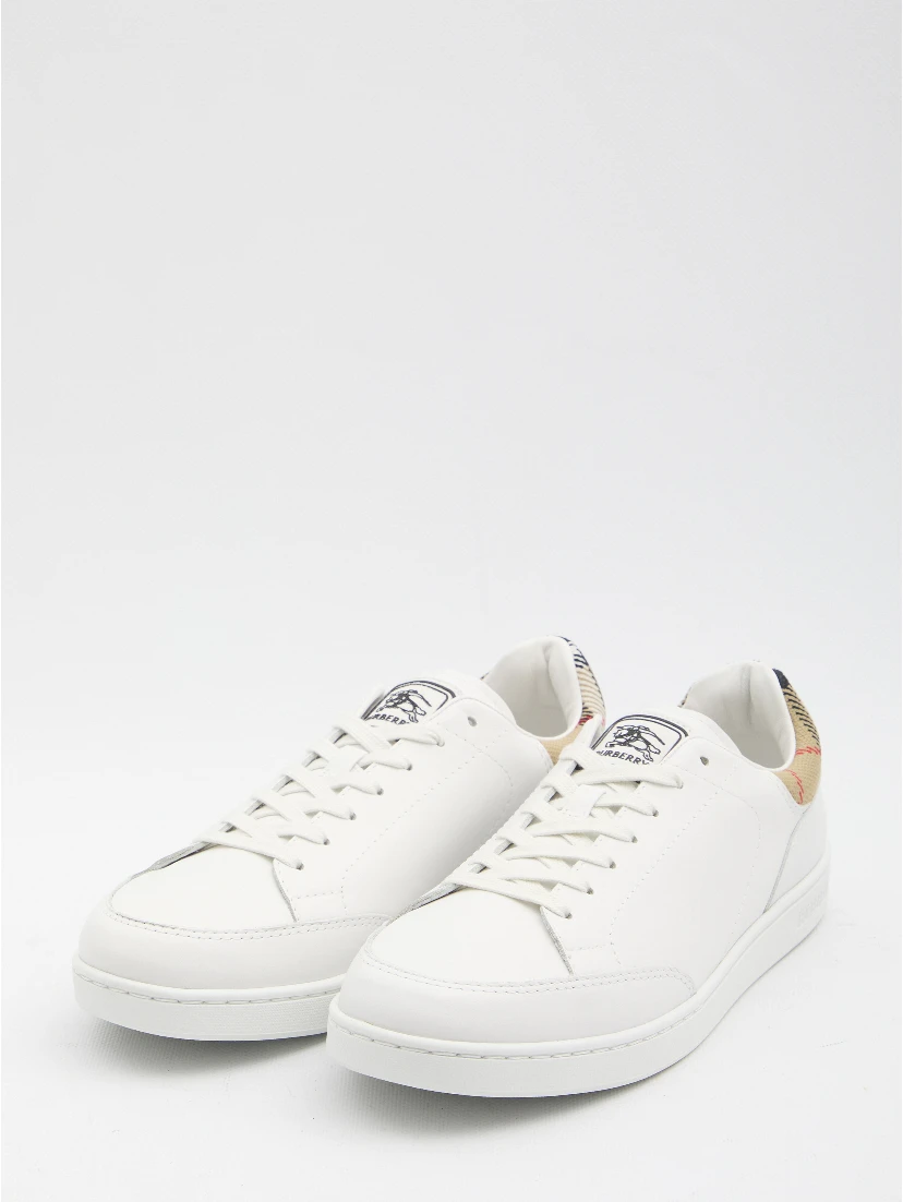 Set sneakers