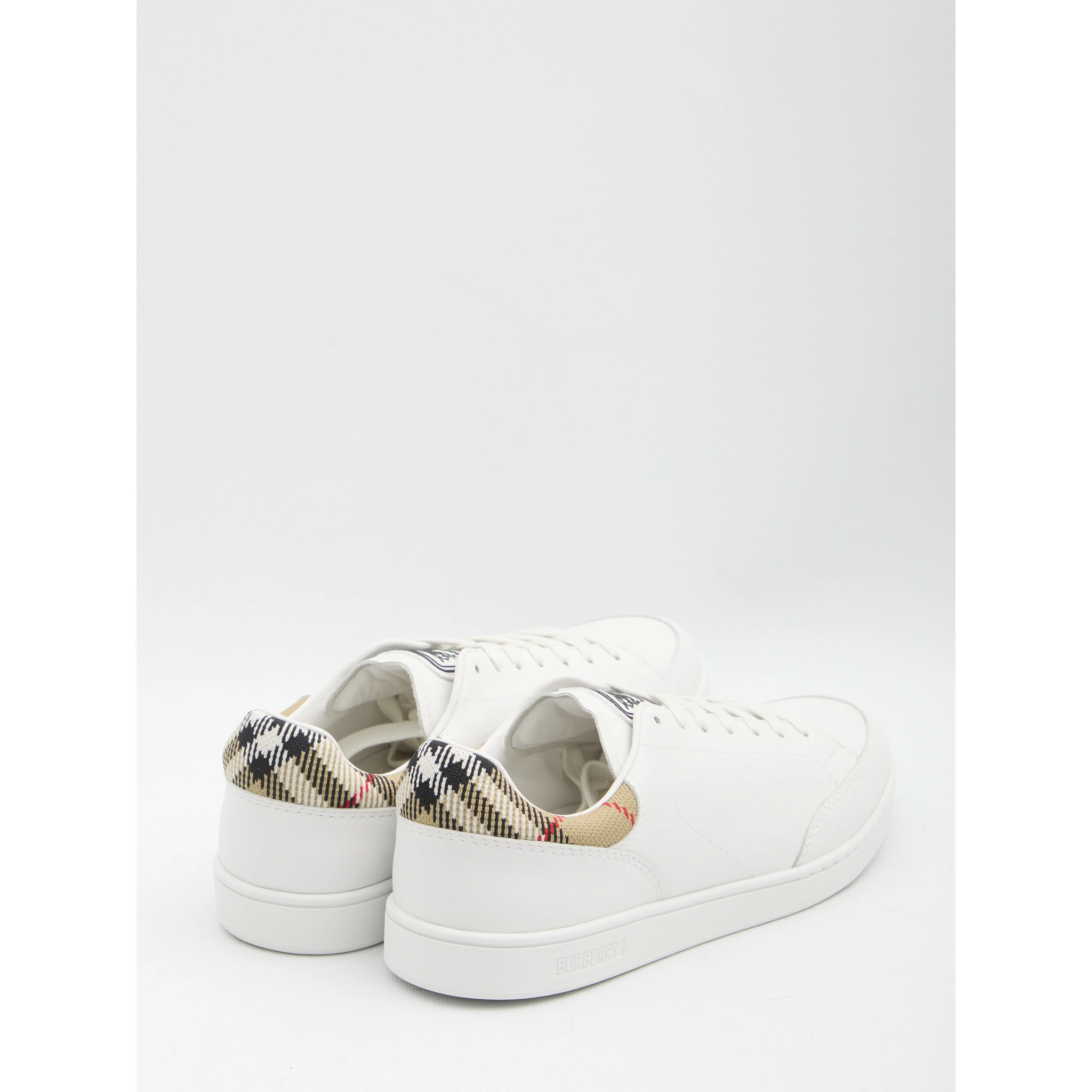 Set sneakers