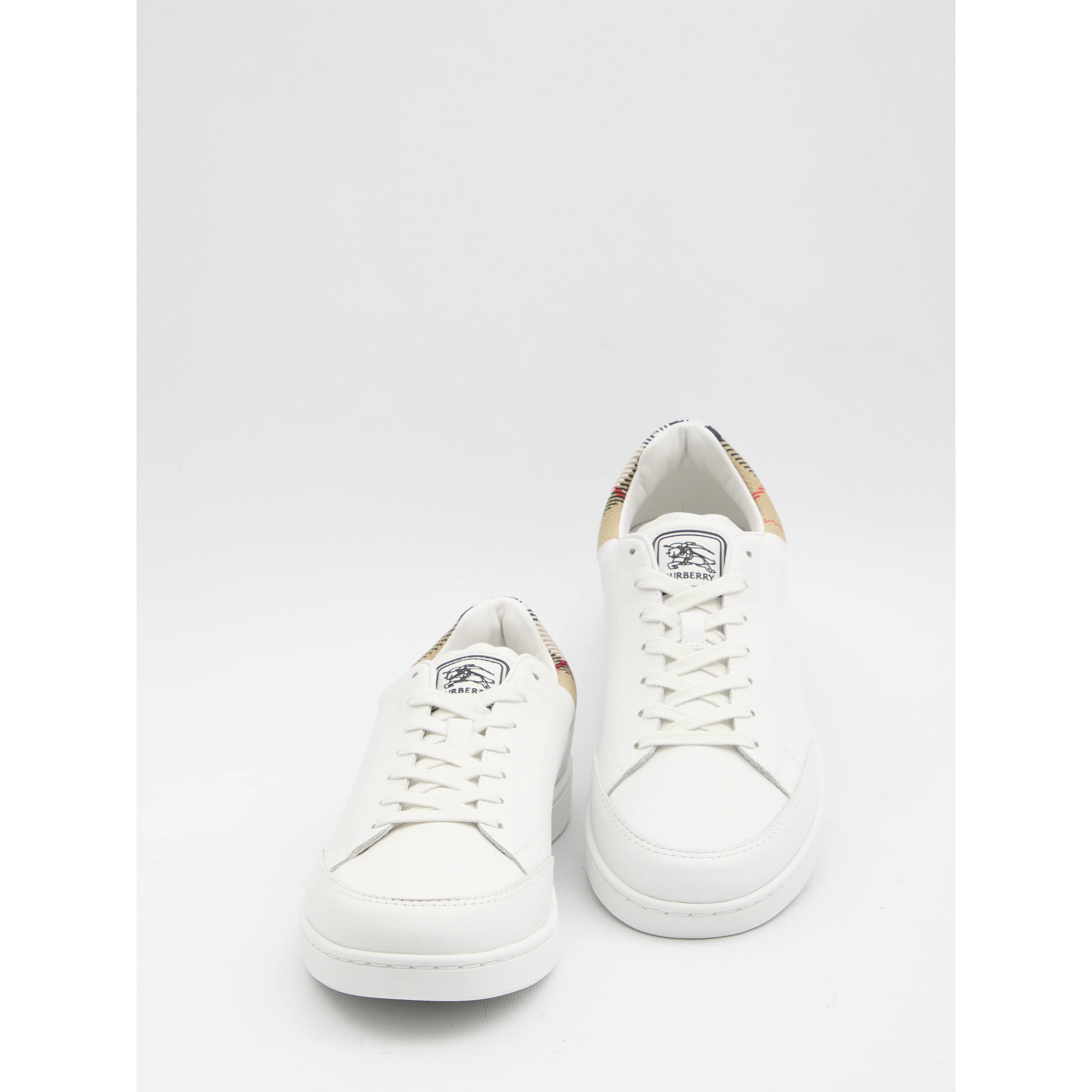 Set sneakers