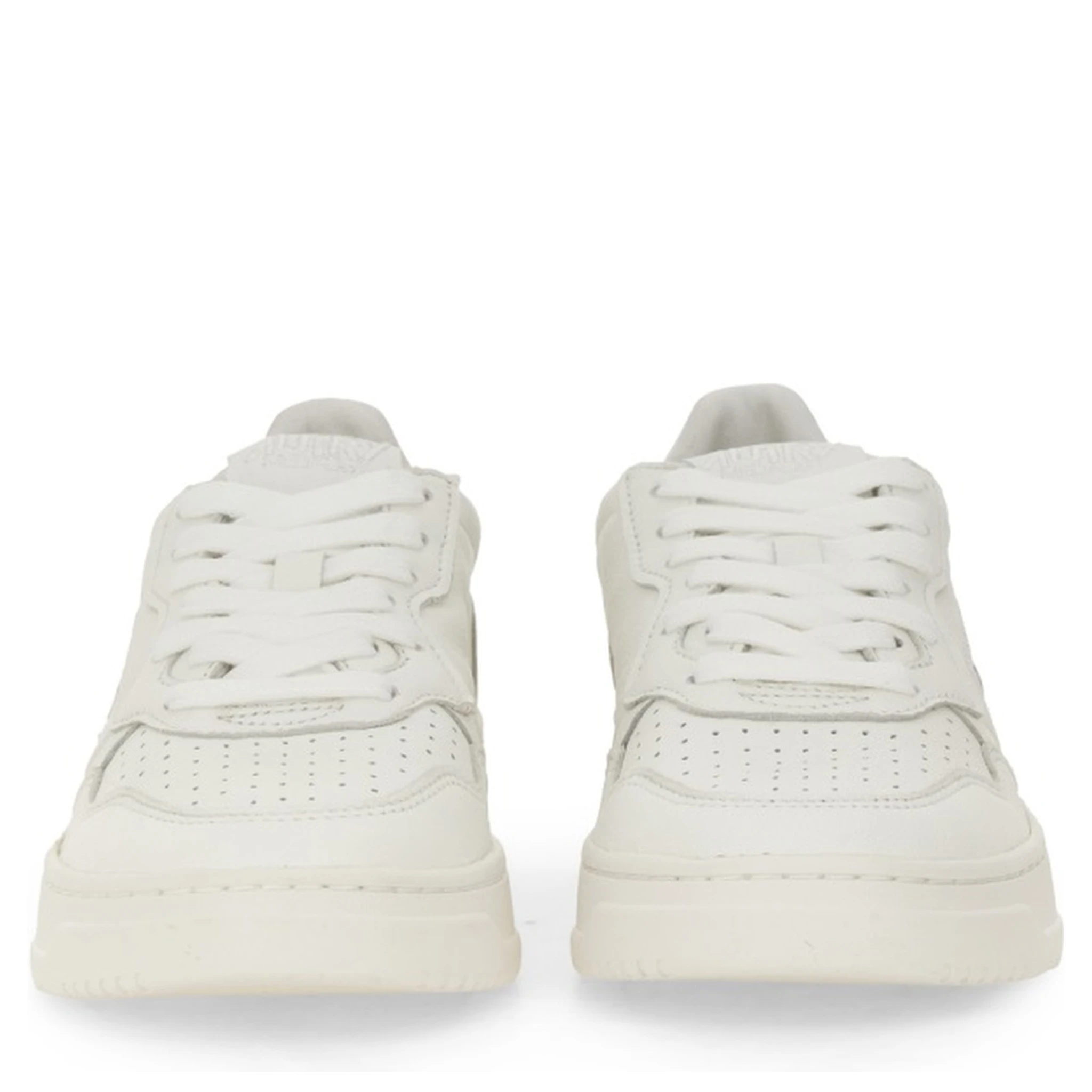 "MEDALIST LOW" SNEAKER