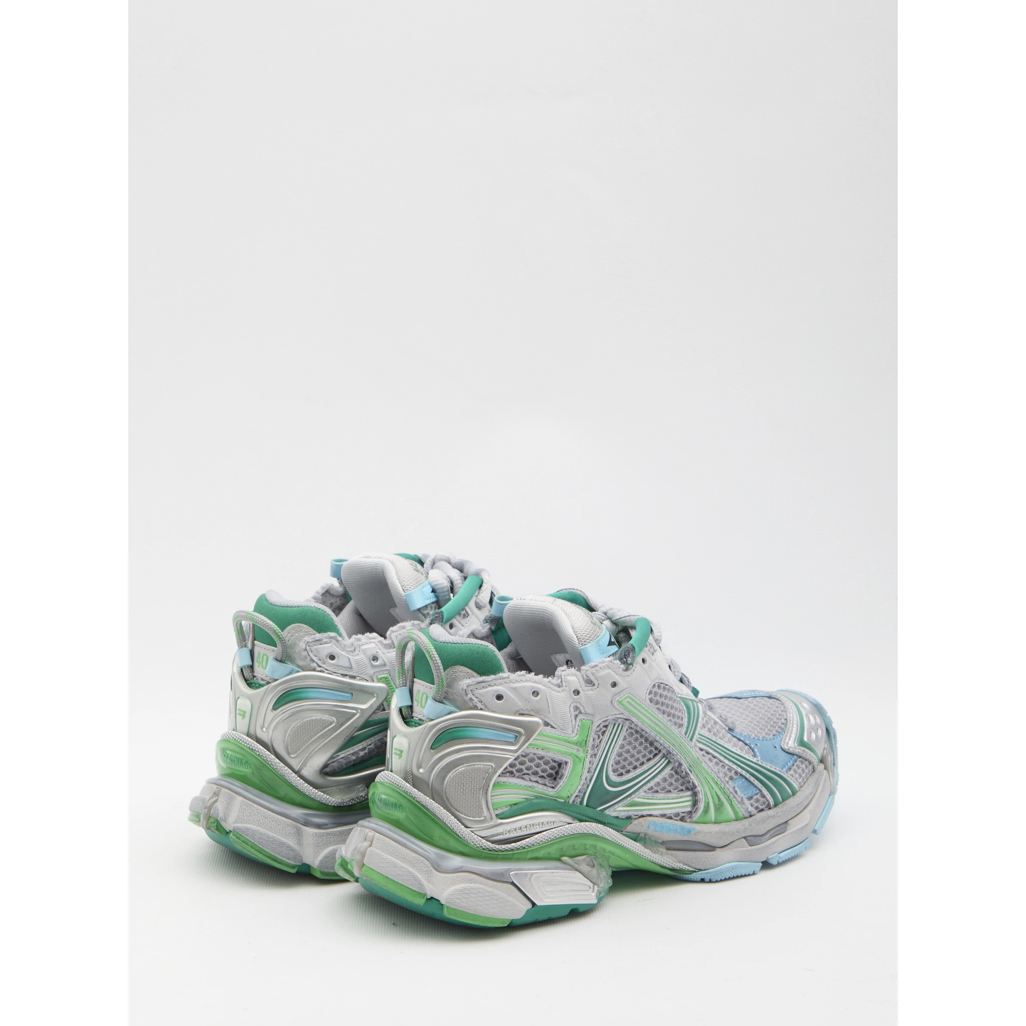 Runner sneakers
