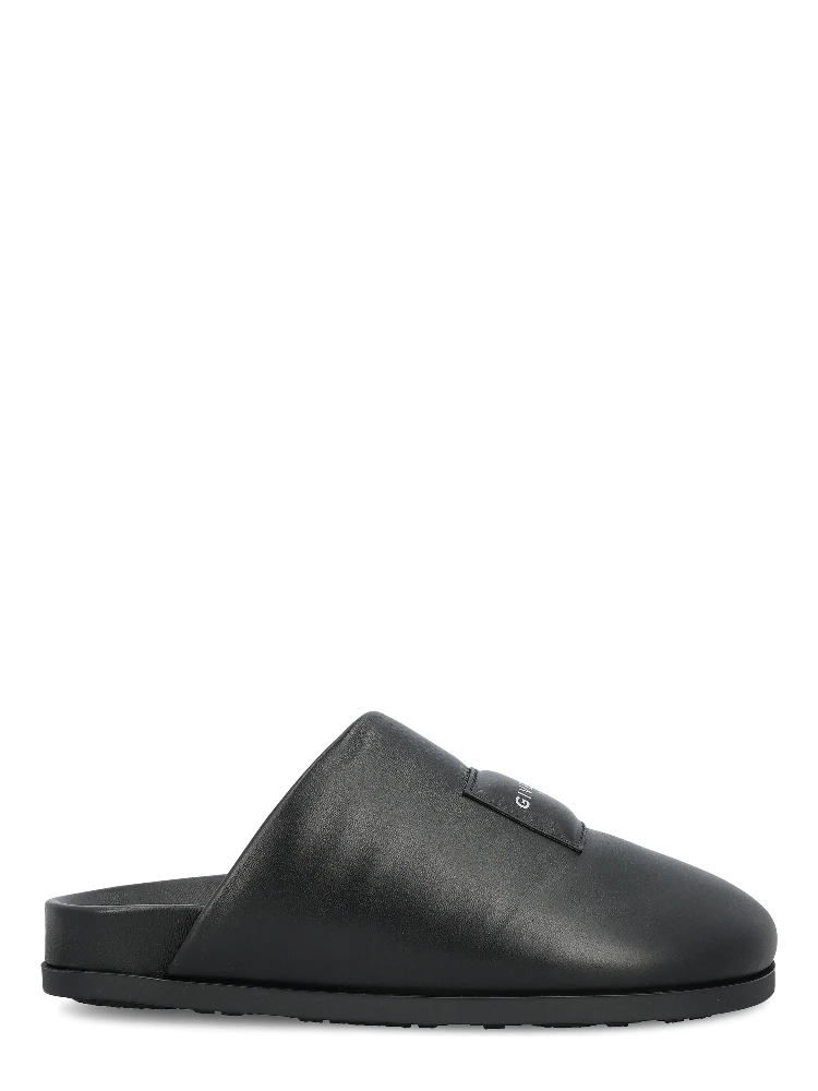 GIVENCHY