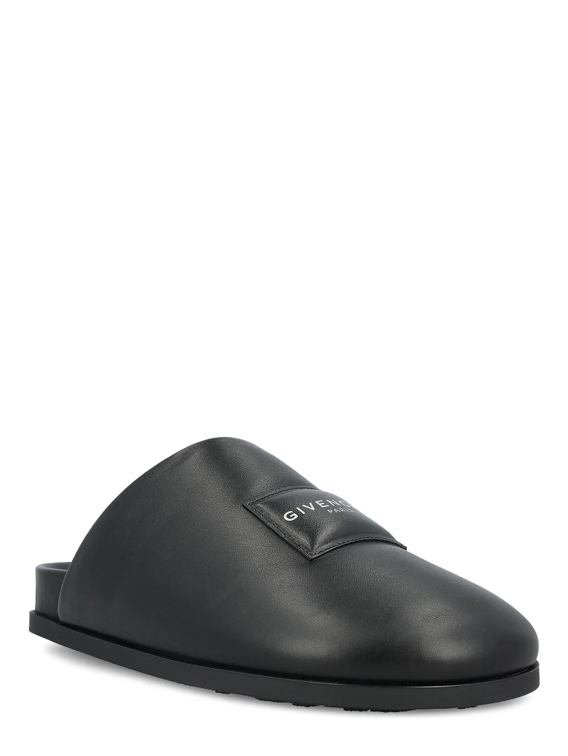 GIVENCHY