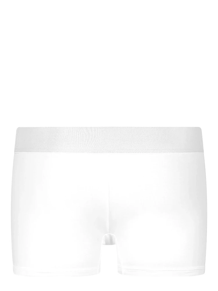 ملابس داخلية بيضاء من دولتشي آند غابانا alternative