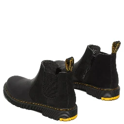 CHELSEA BOOTS.