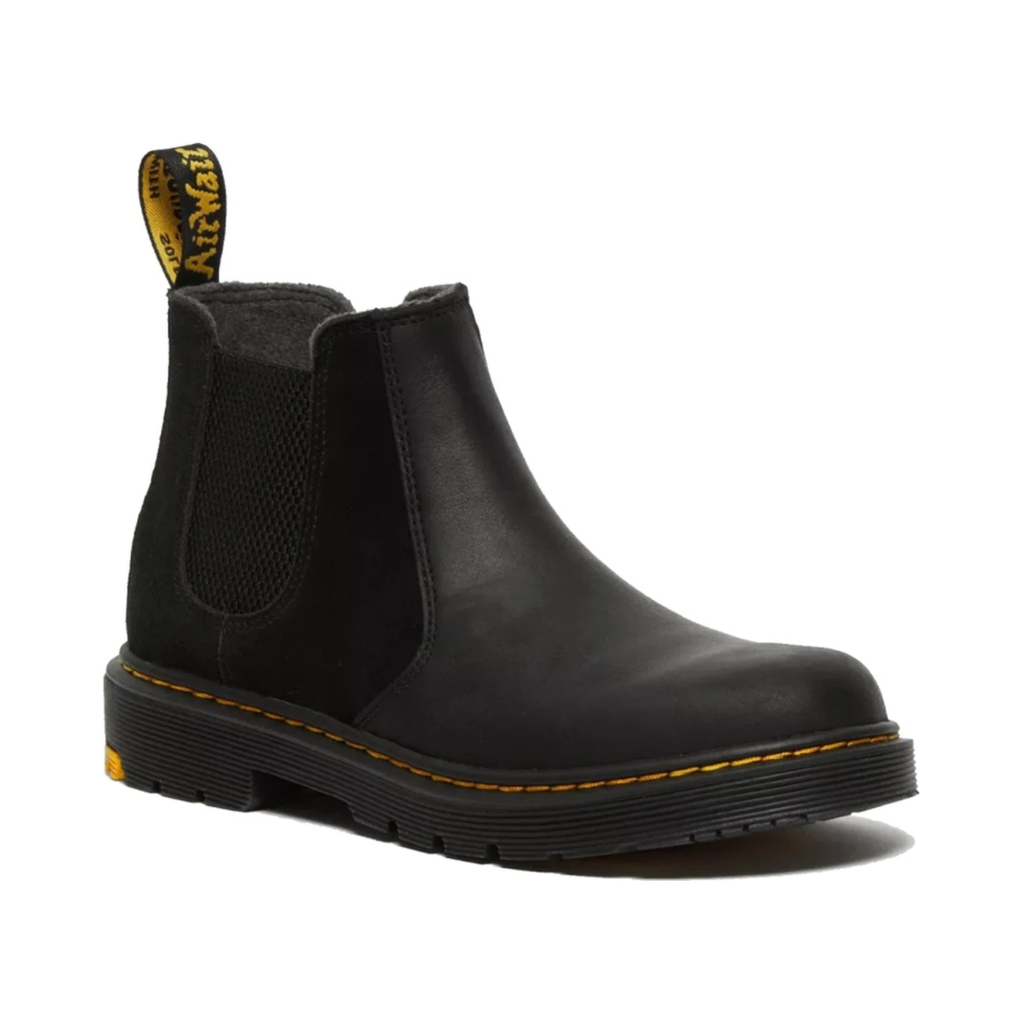 CHELSEA BOOTS.