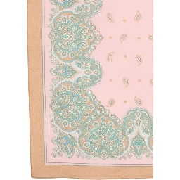 أوشحة وردية