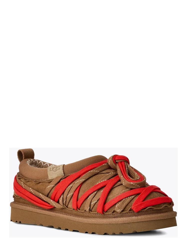 صندل UGG بني اللون alternative