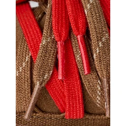 صندل UGG بني اللون