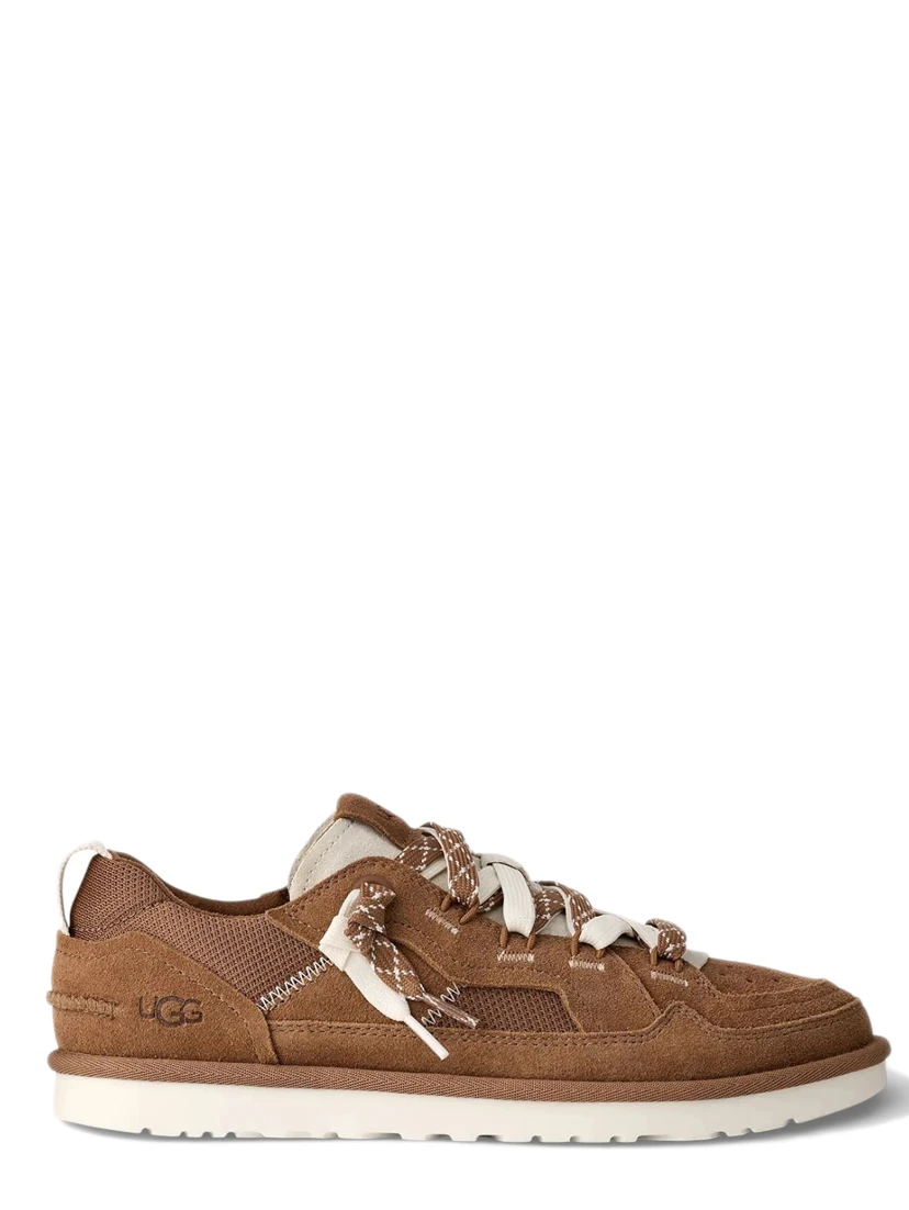 حذاء رياضي بني من UGG