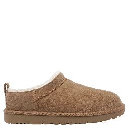 صندل UGG بني اللون