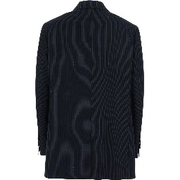 Double breasted coat in wool
